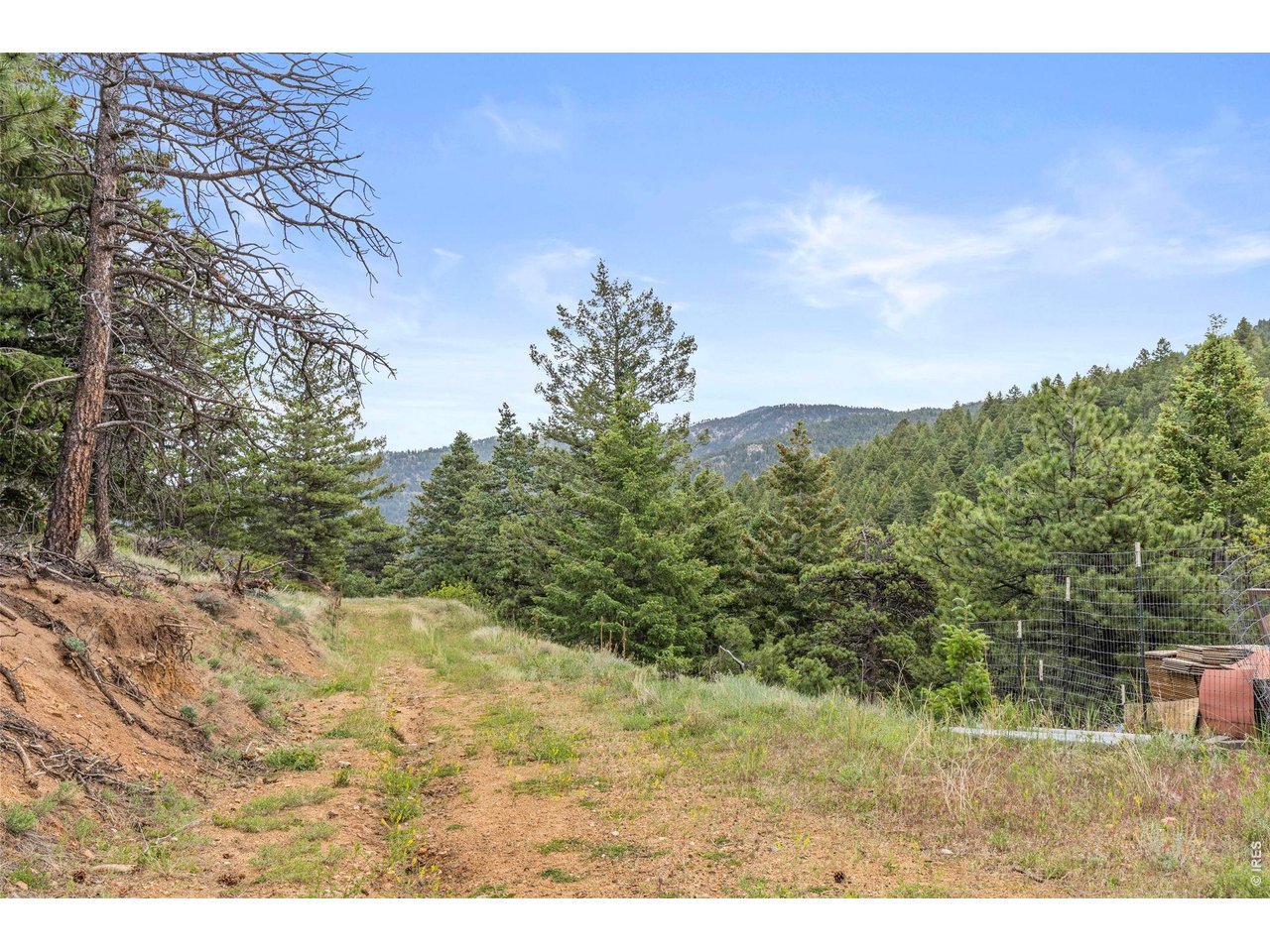 2692 Magnolia Dr