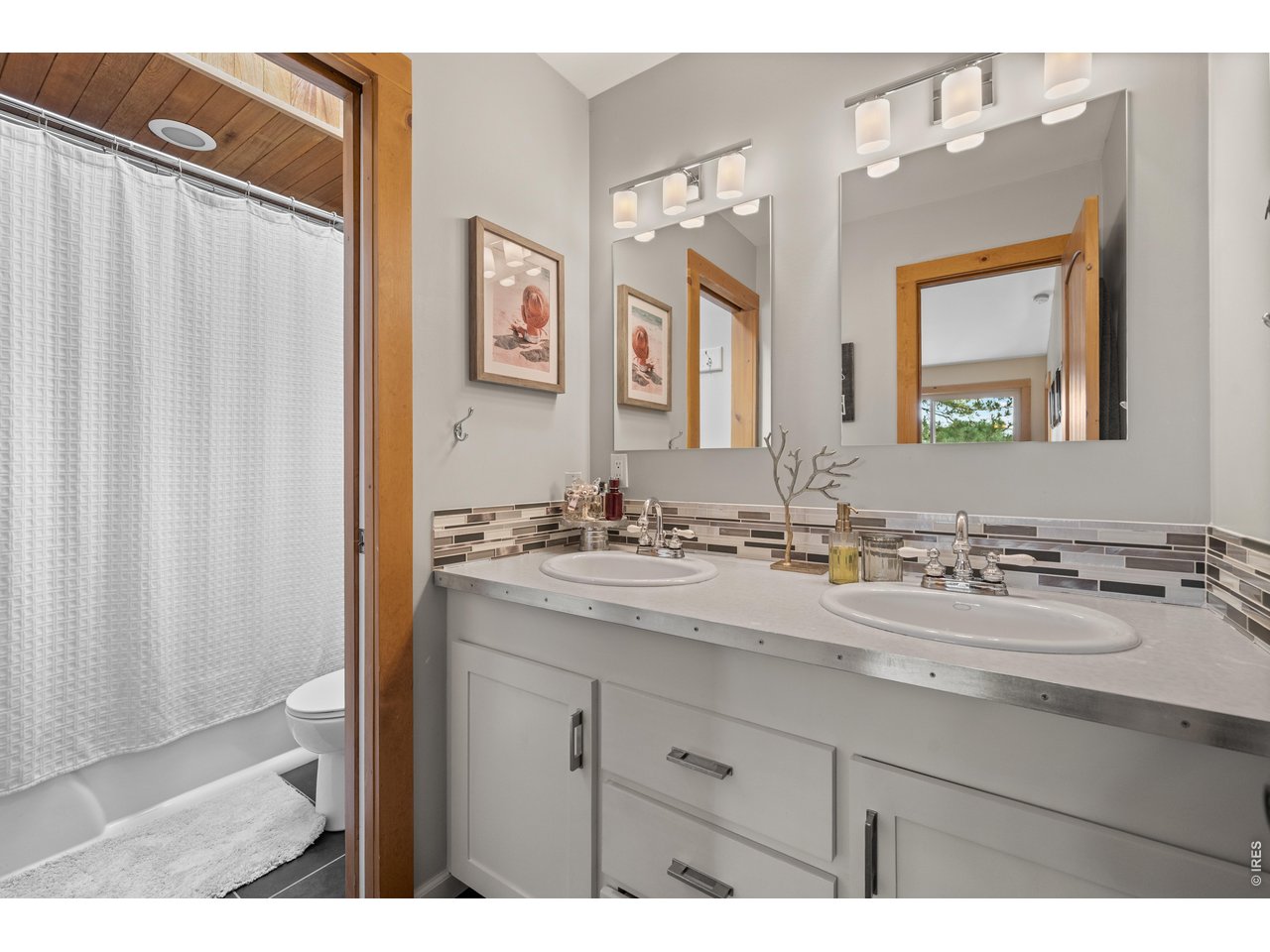 109 Lookout Mountain Cir