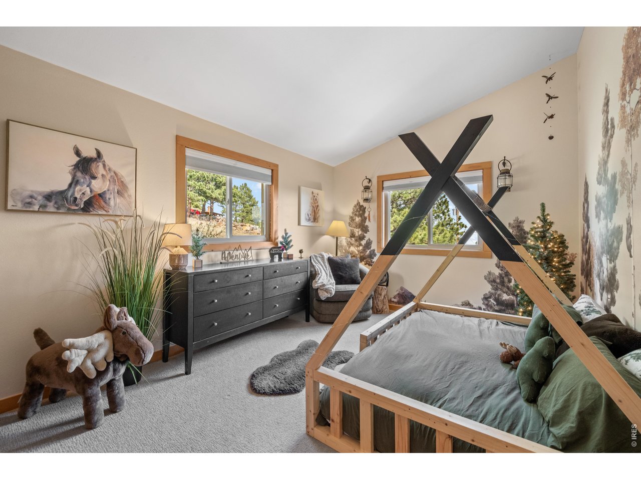 109 Lookout Mountain Cir