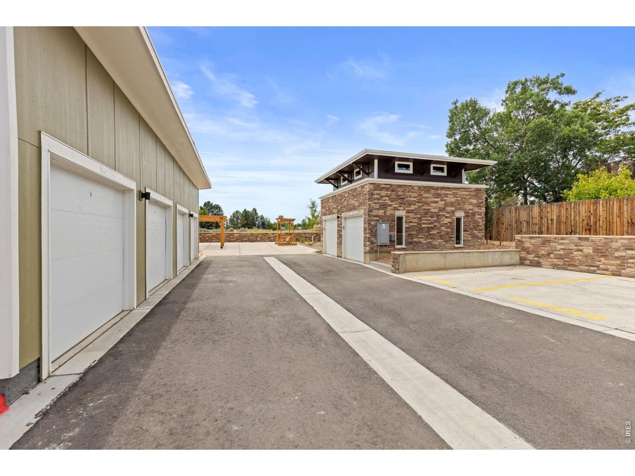 310 S Cherrywood Dr 201