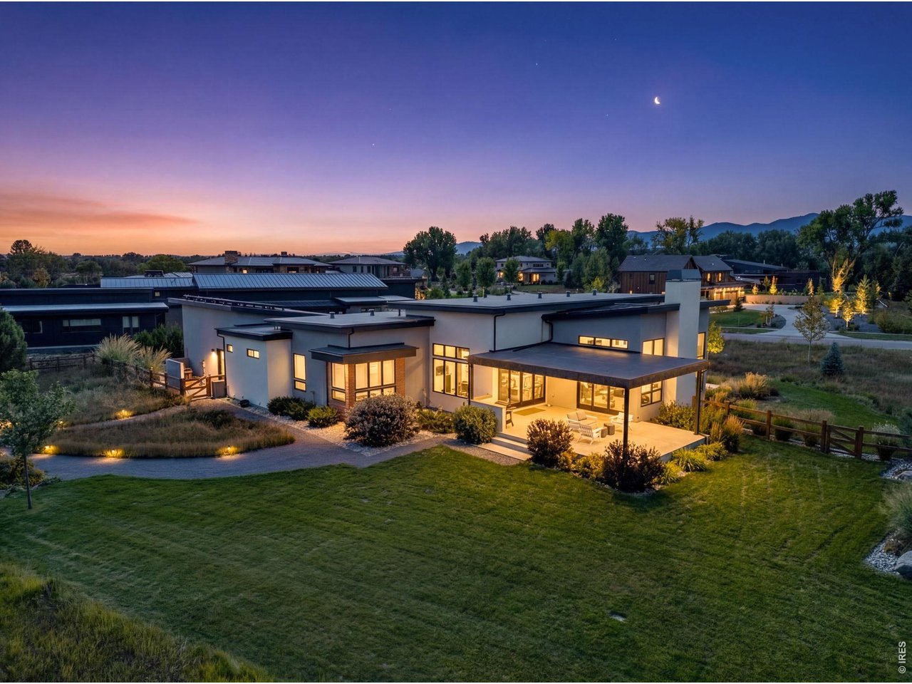 8675 Summerlin Pl