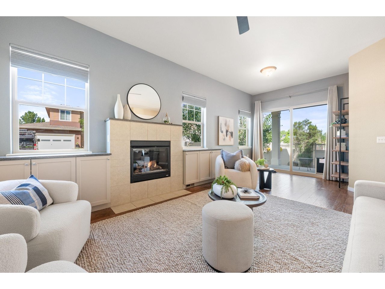 742 Meadowlark Ln
