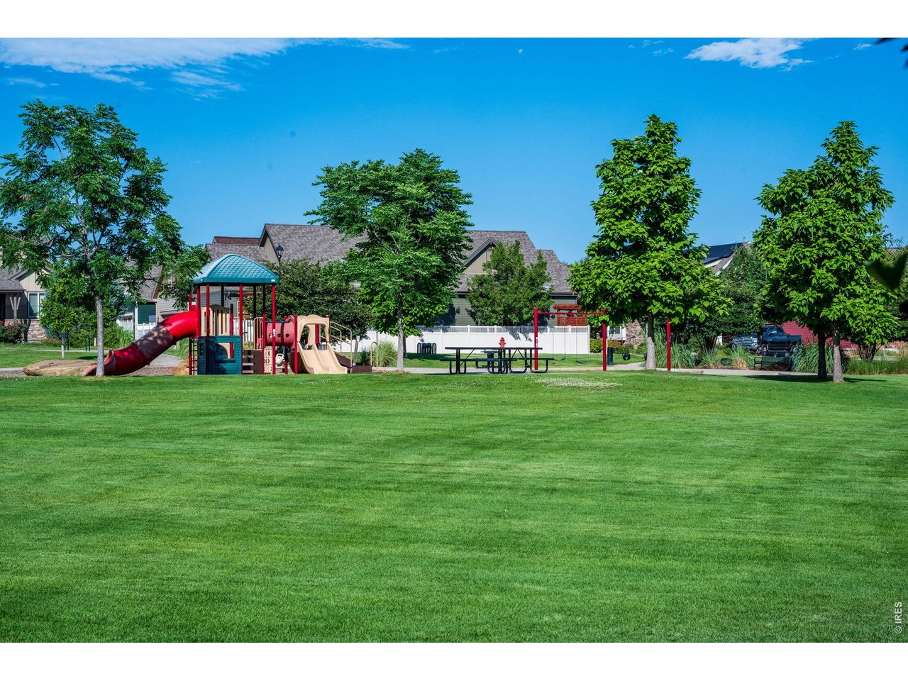 742 Meadowlark Ln