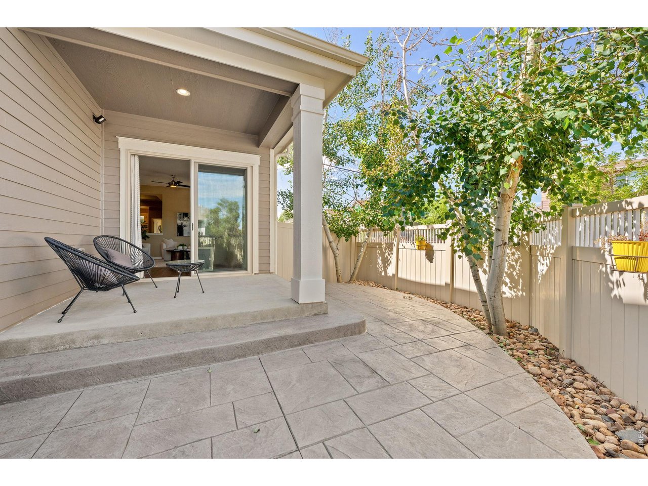 742 Meadowlark Ln
