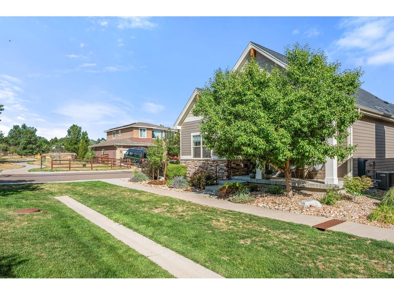 742 Meadowlark Ln