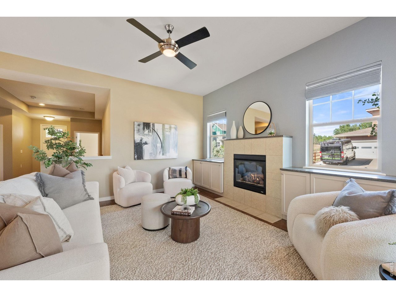 742 Meadowlark Ln