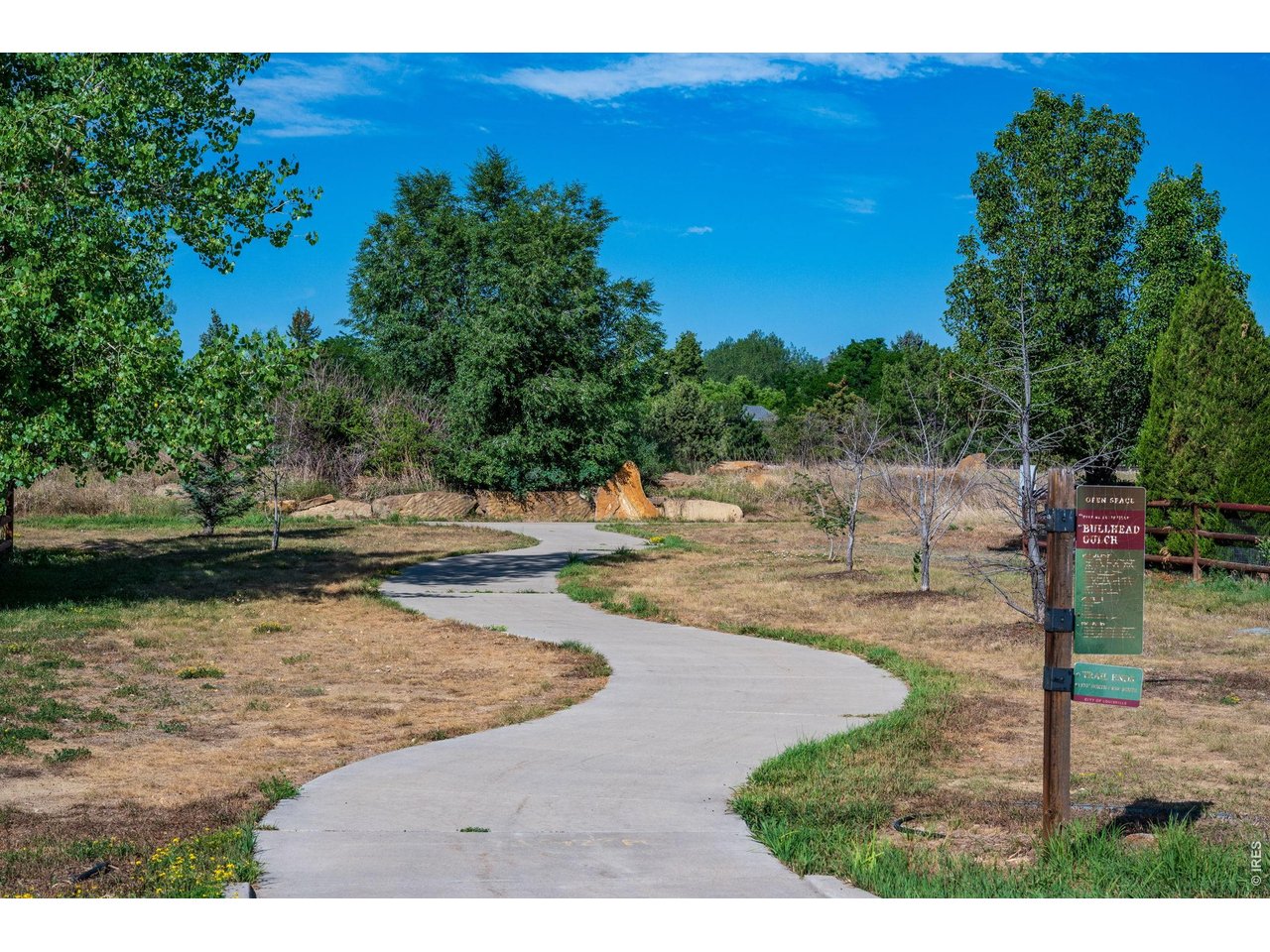 742 Meadowlark Ln