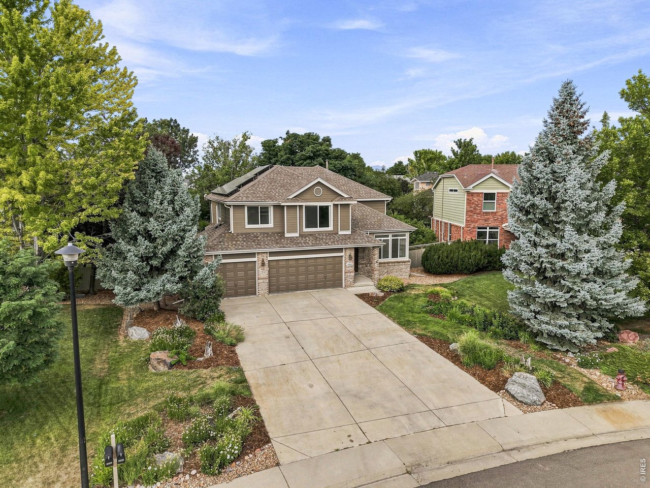 2854 Blue Jay Way