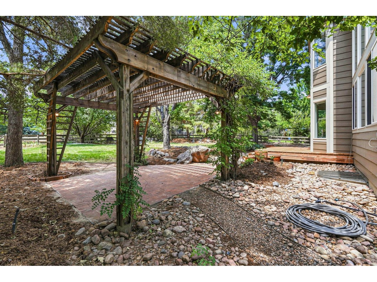 2854 Blue Jay Way