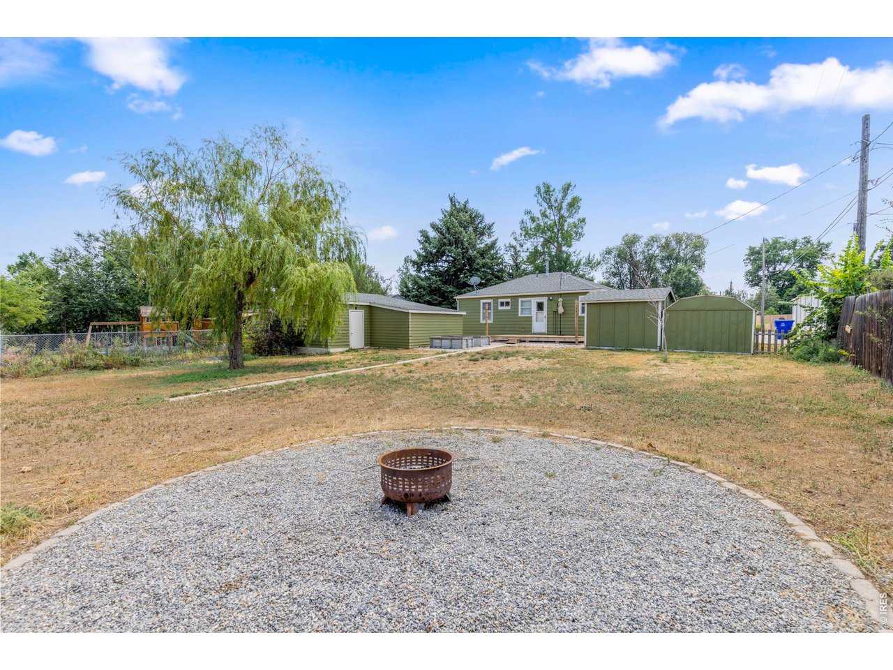 2443 Mountain View Dr