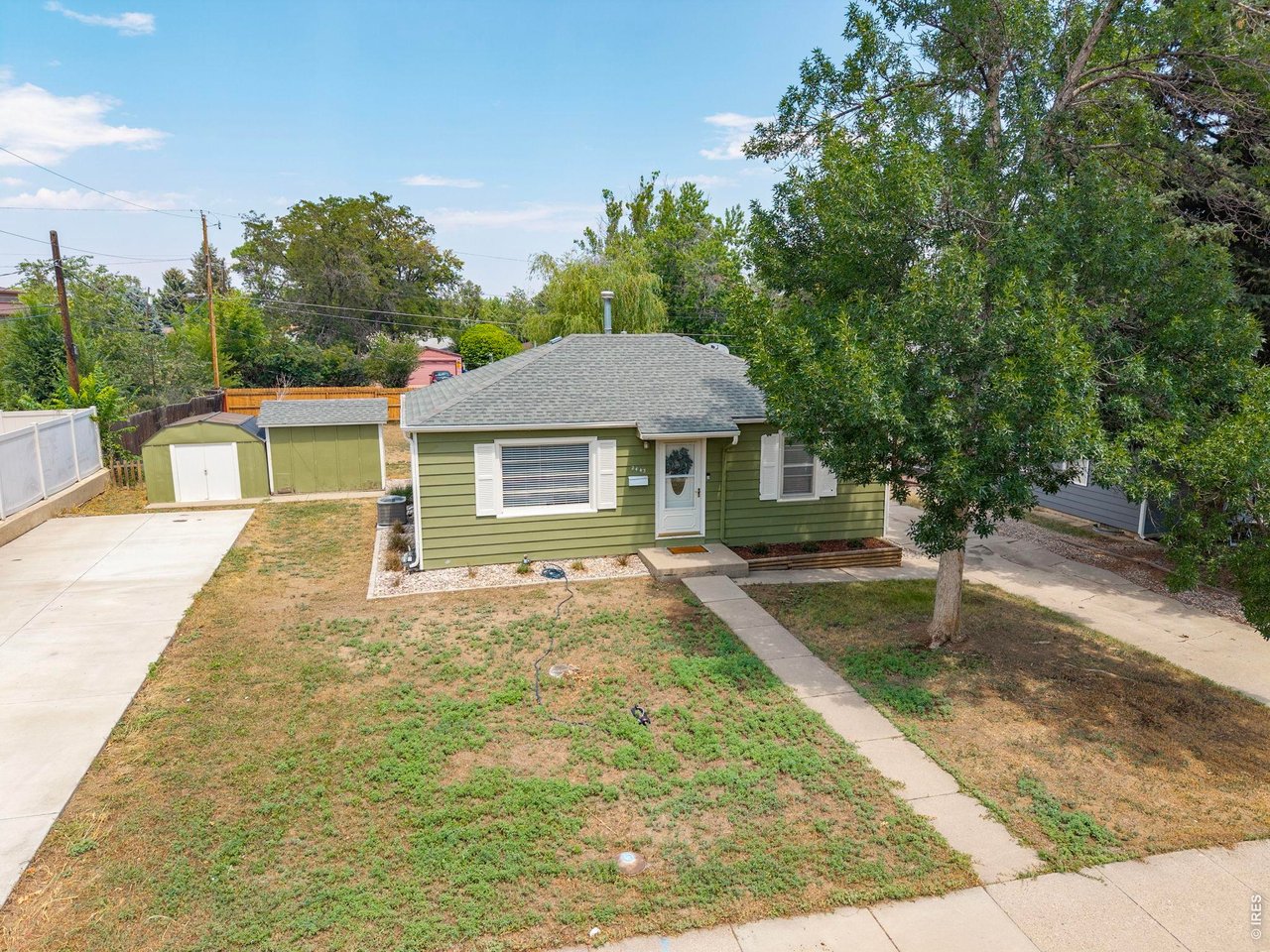 2443 Mountain View Dr