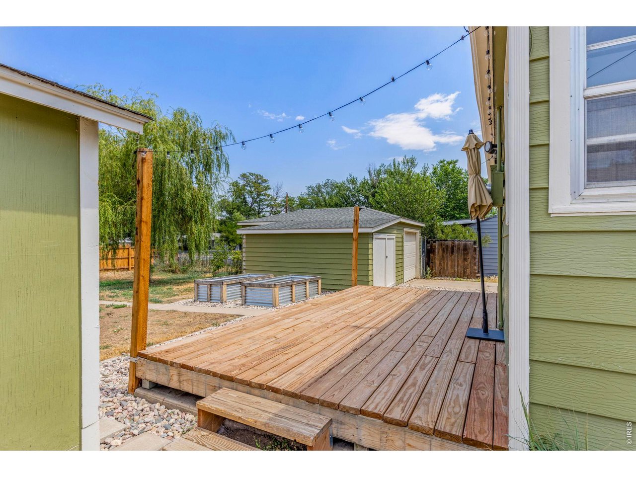 2443 Mountain View Dr