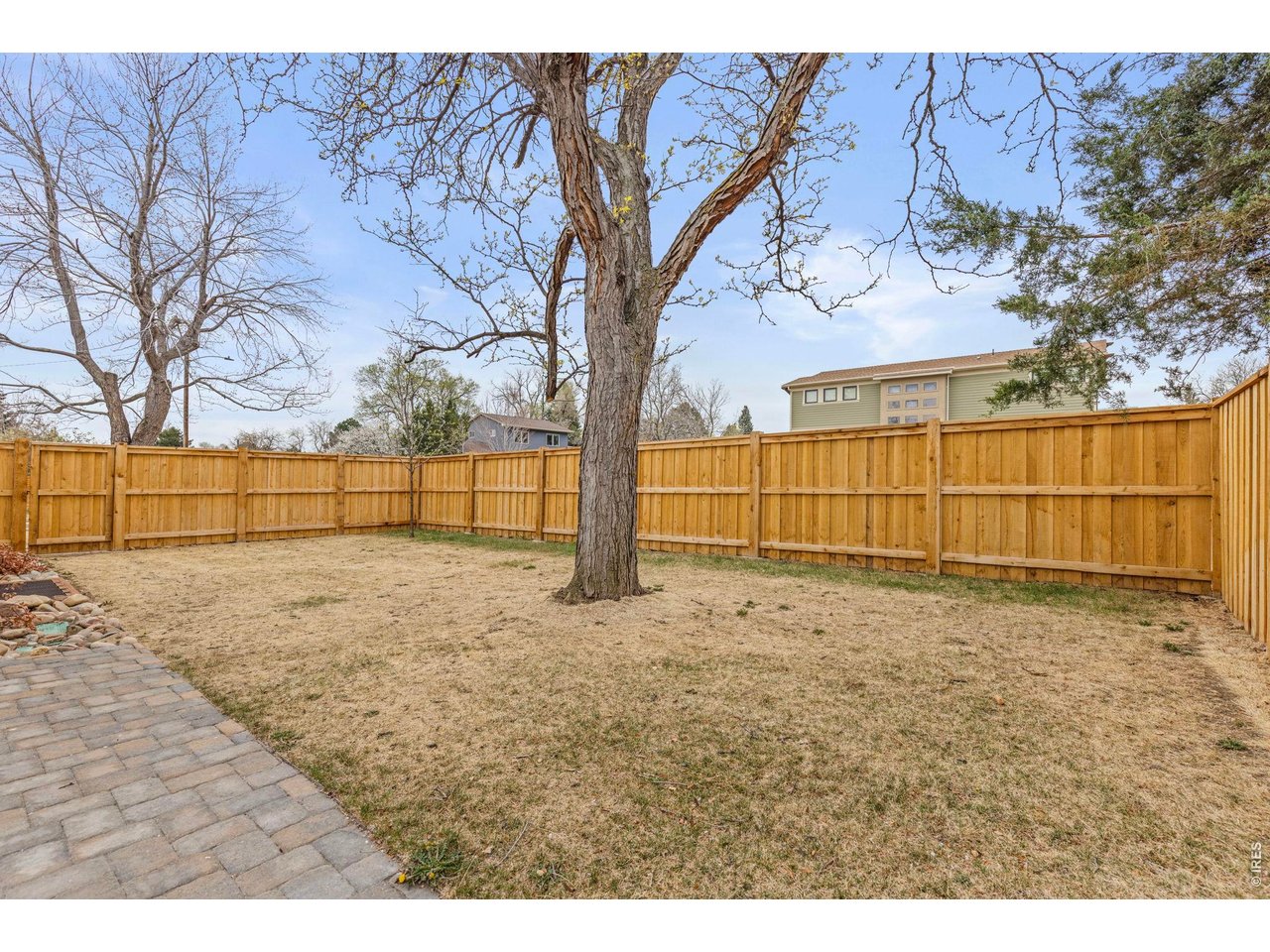 1095 Edinboro Dr