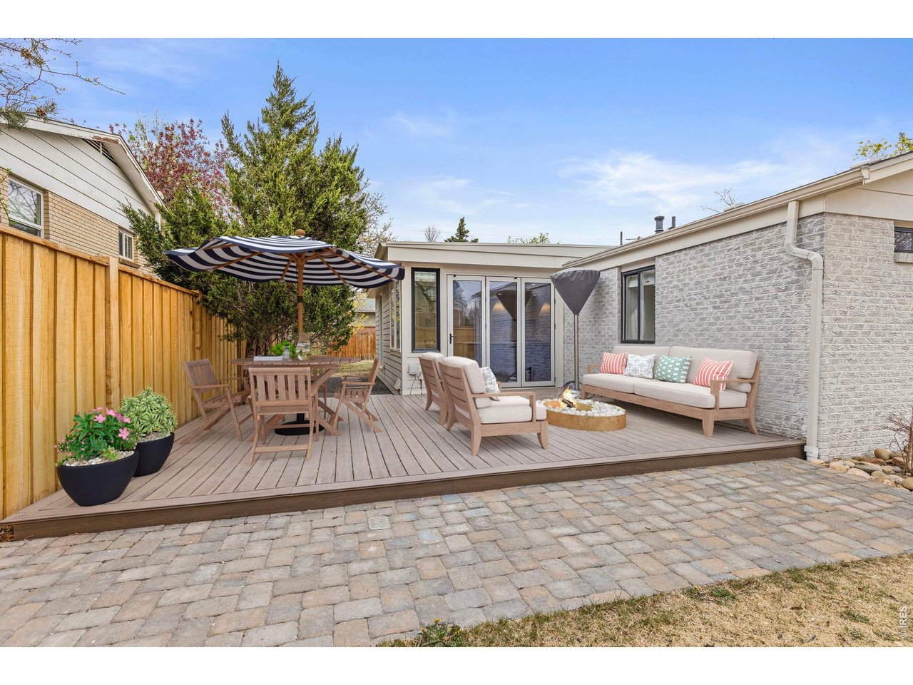 1095 Edinboro Dr
