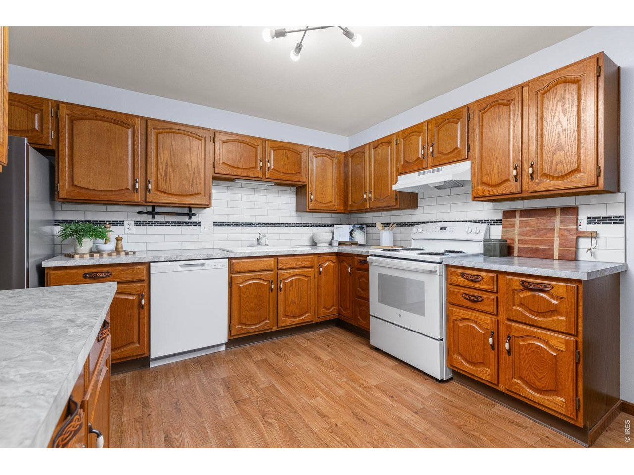1522 W 29th St