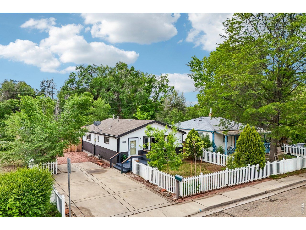127 E Saint Clair Ave