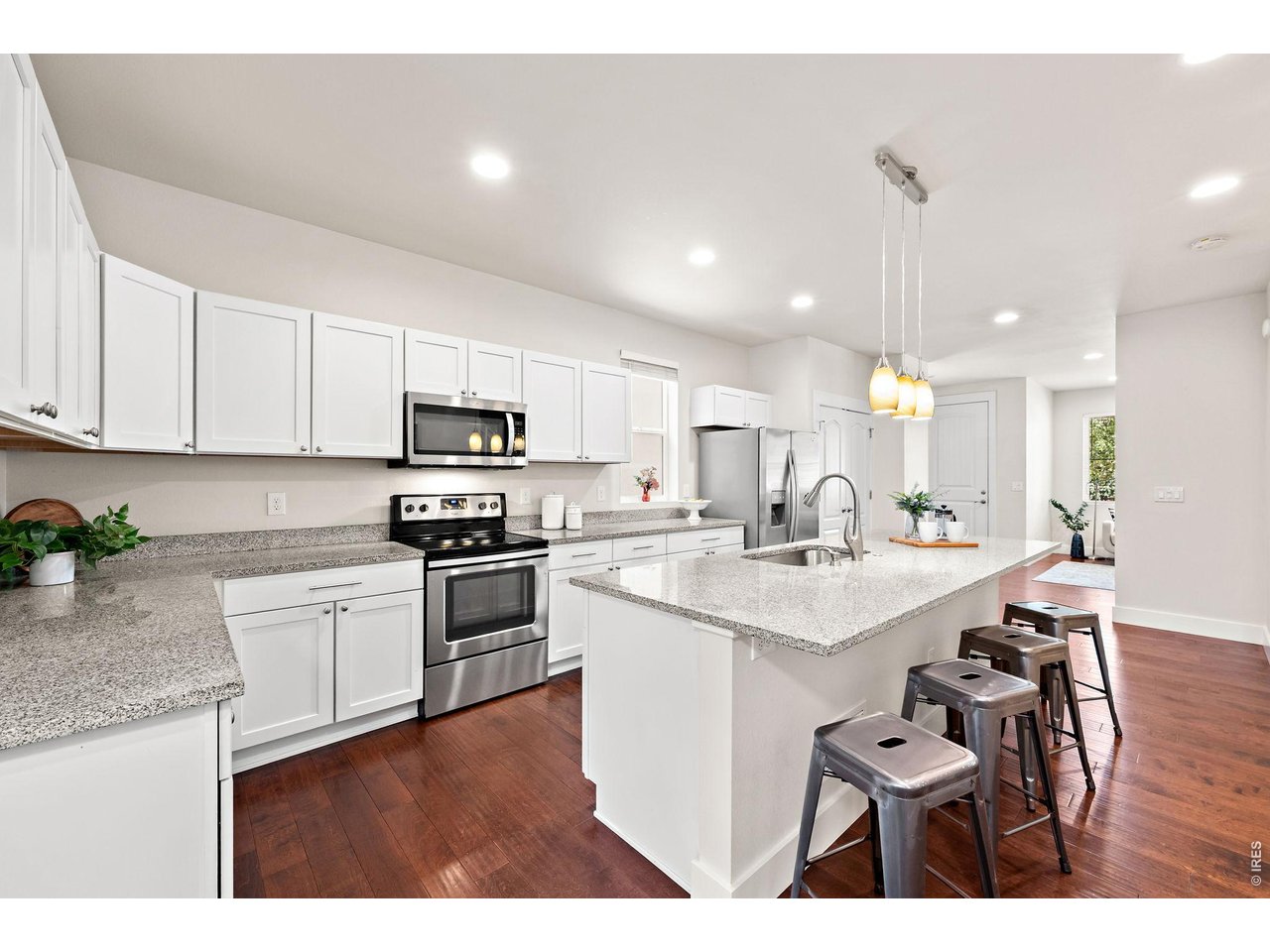 812 E Baseline Rd B