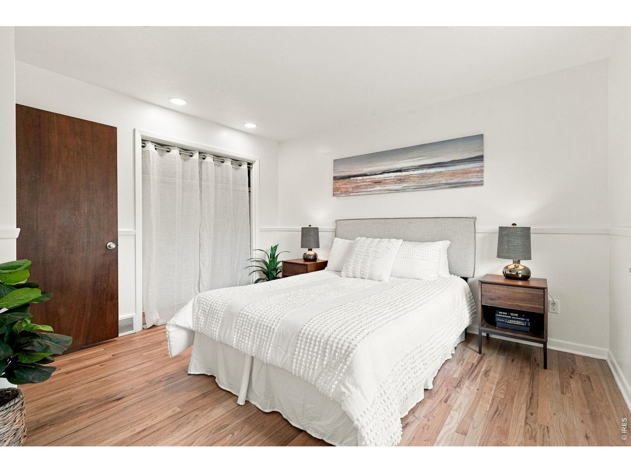2295 Hillsdale Cir