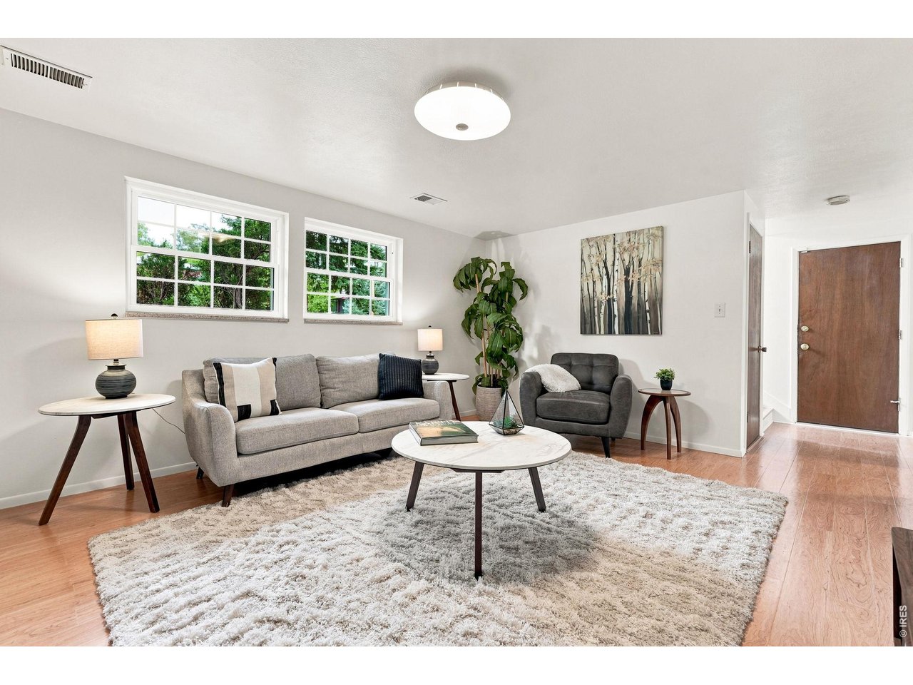 2295 Hillsdale Cir