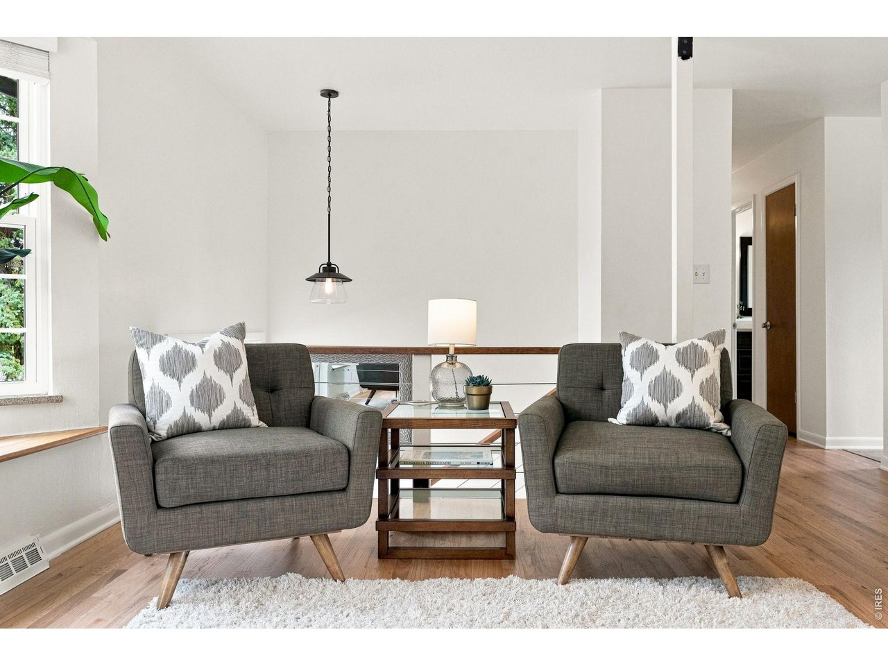 2295 Hillsdale Cir