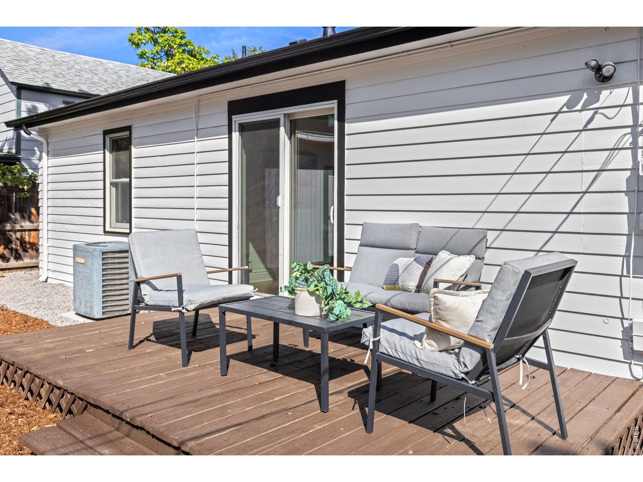 2328 Walnut St