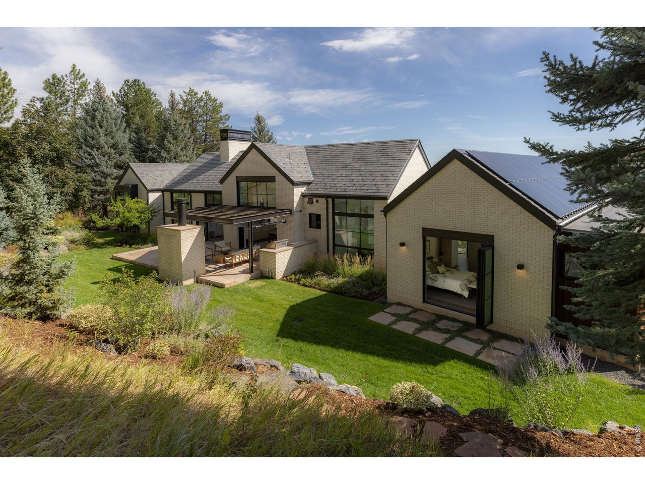 2285 Knollwood Dr