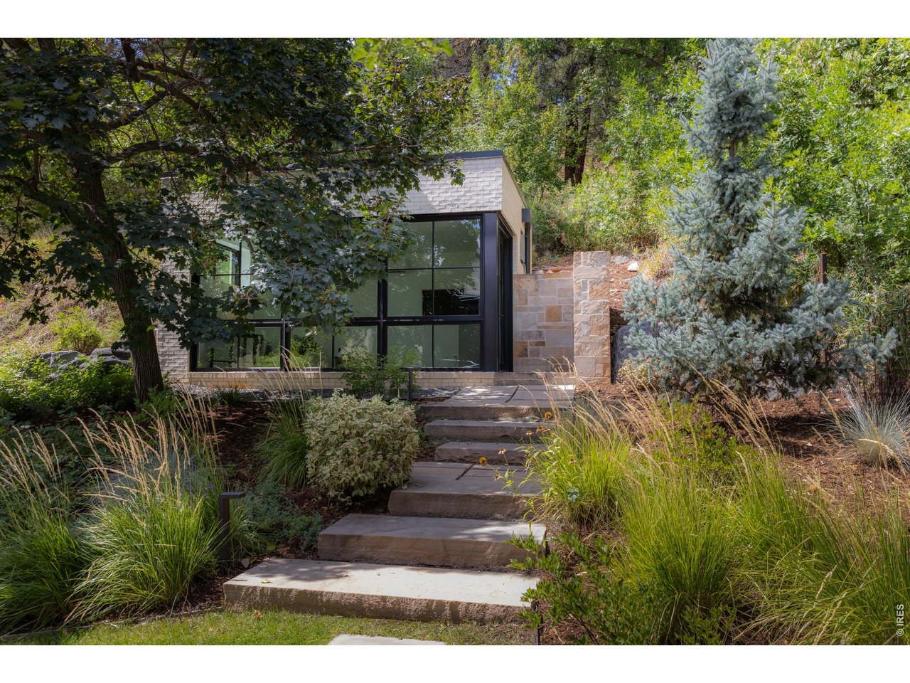 2285 Knollwood Dr