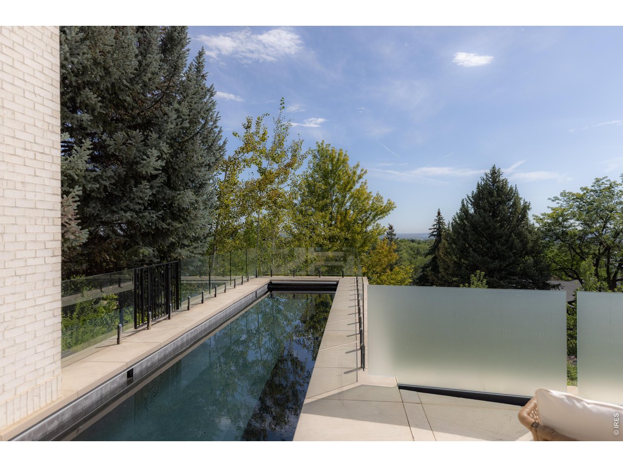 2285 Knollwood Dr