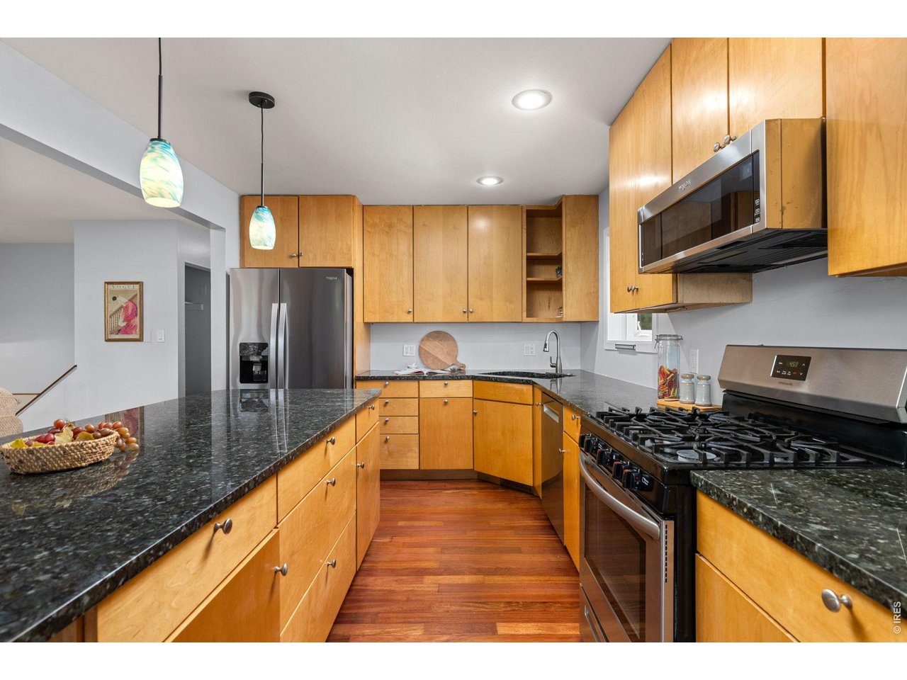 3413 Lancaster Dr