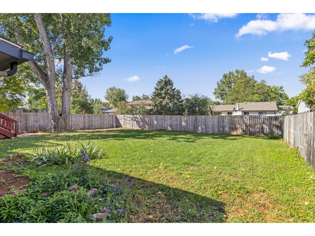 3413 Lancaster Dr