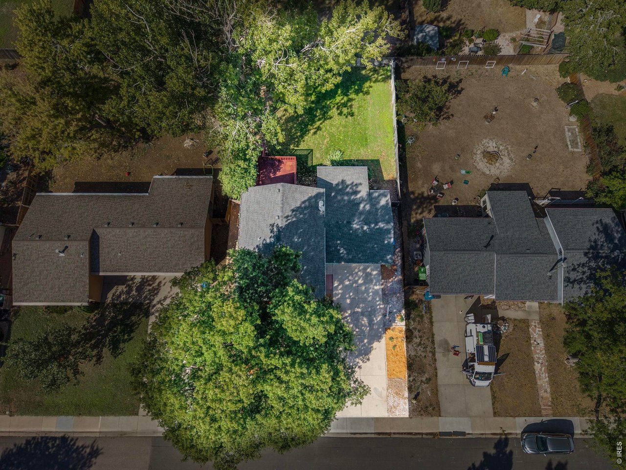 3413 Lancaster Dr