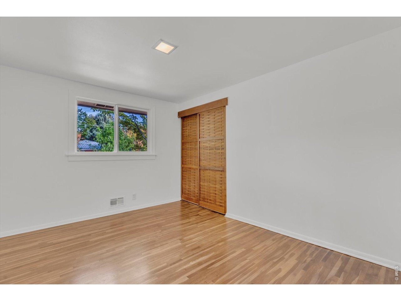 3360 Dartmouth Ave
