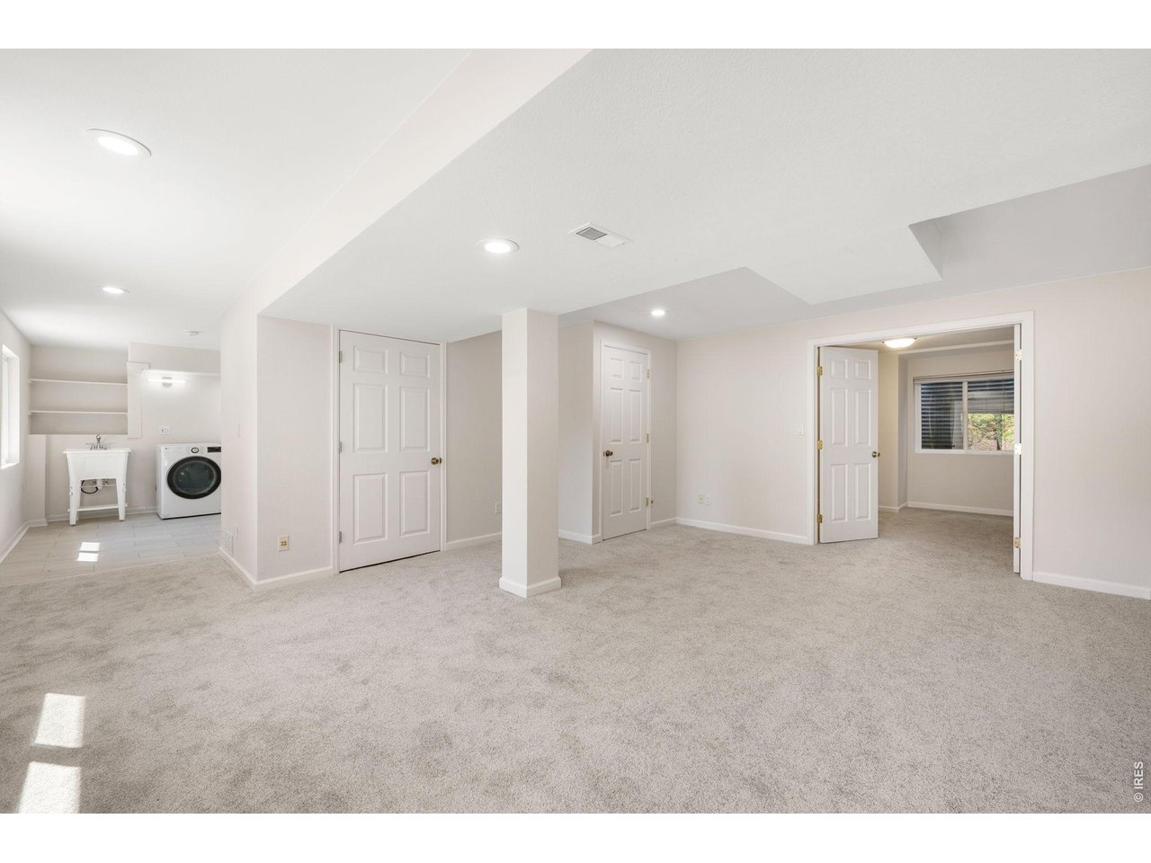 155 W Cedar Way