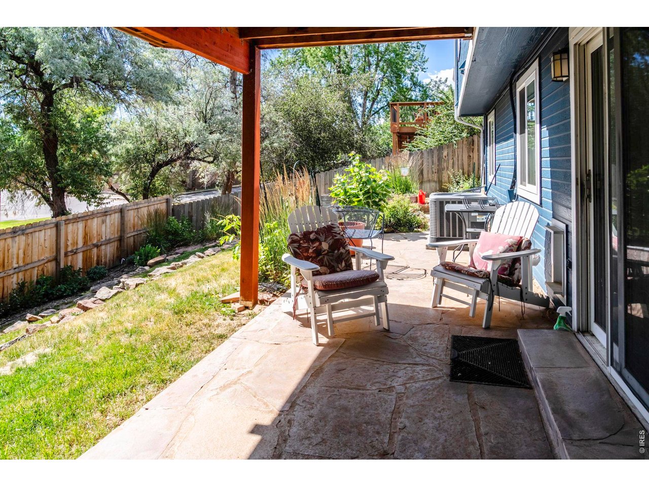 155 W Cedar Way