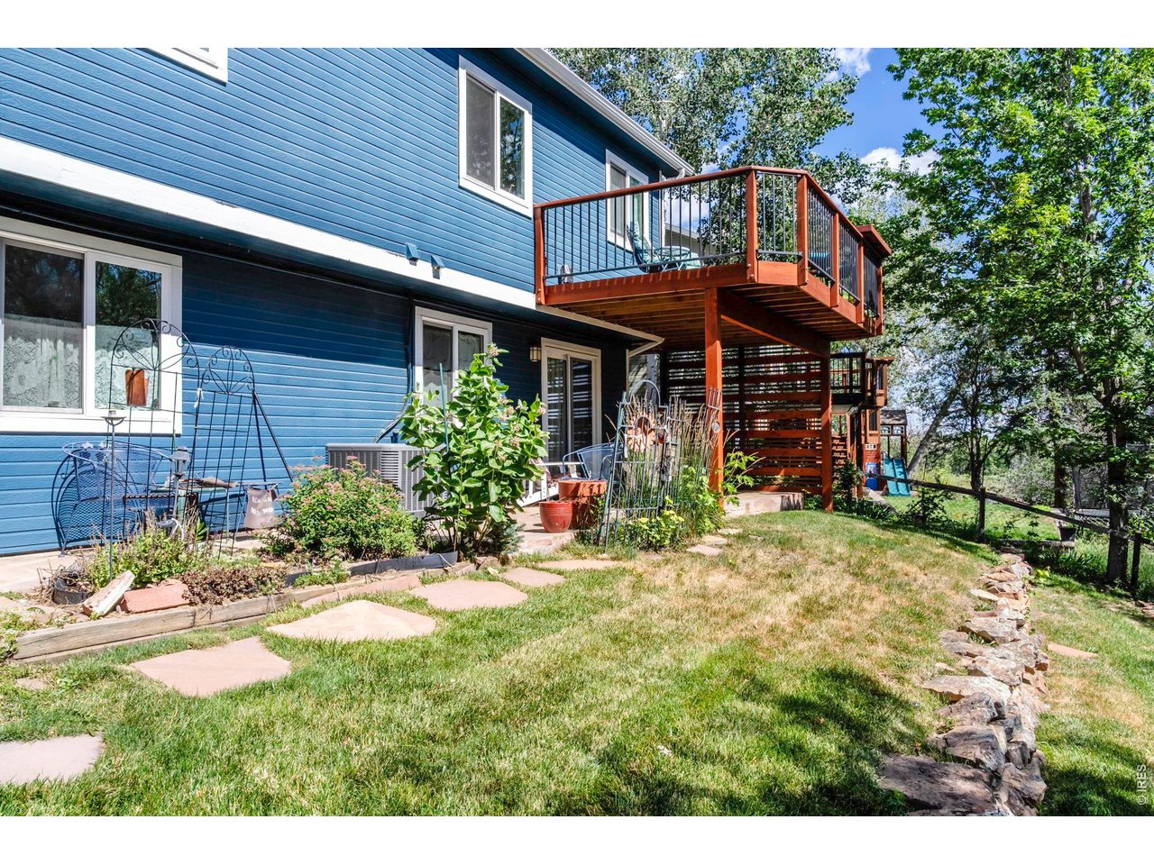 155 W Cedar Way