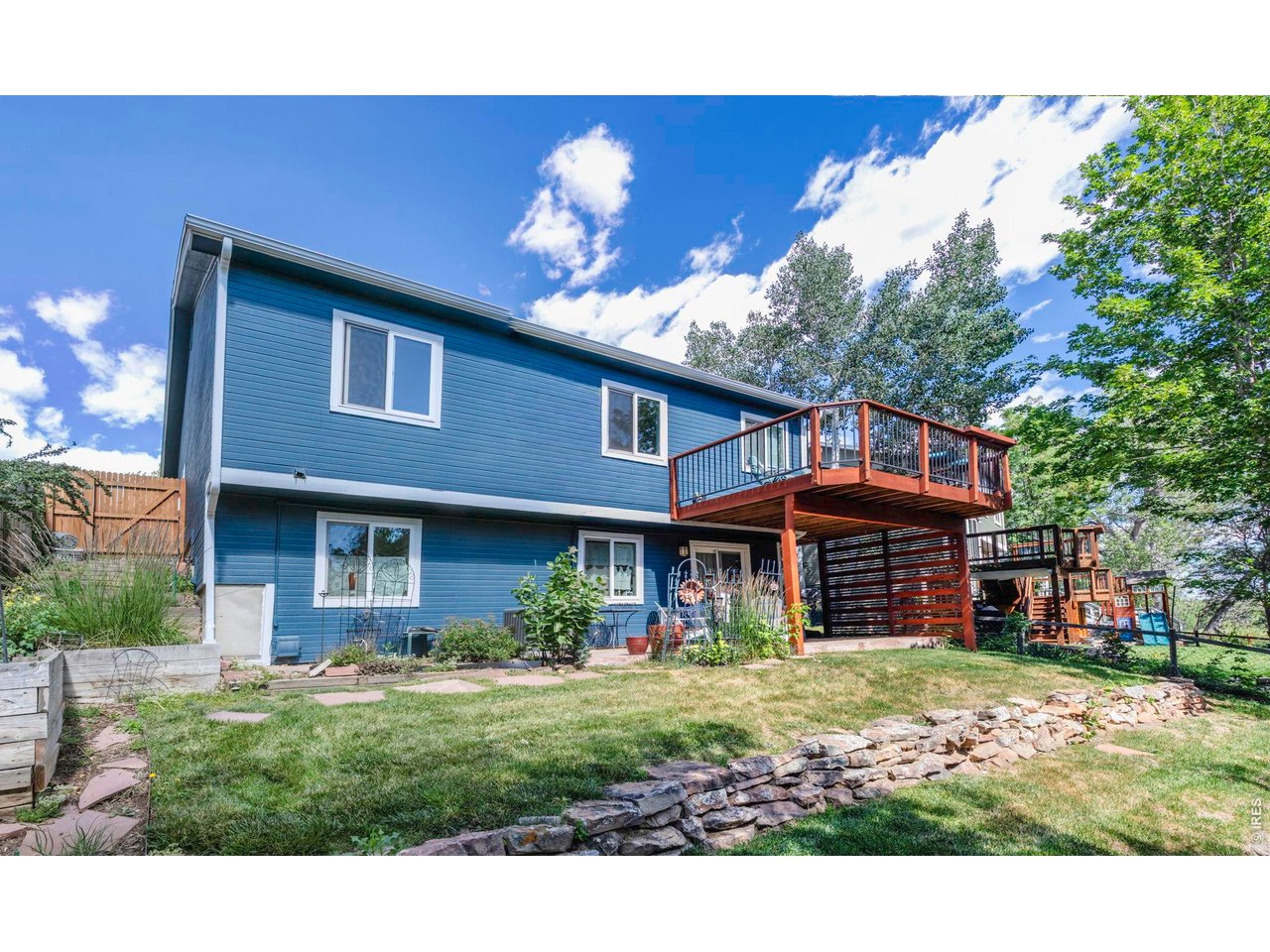 155 W Cedar Way