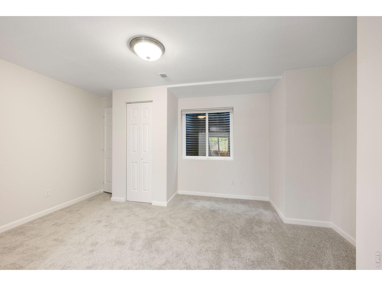 155 W Cedar Way