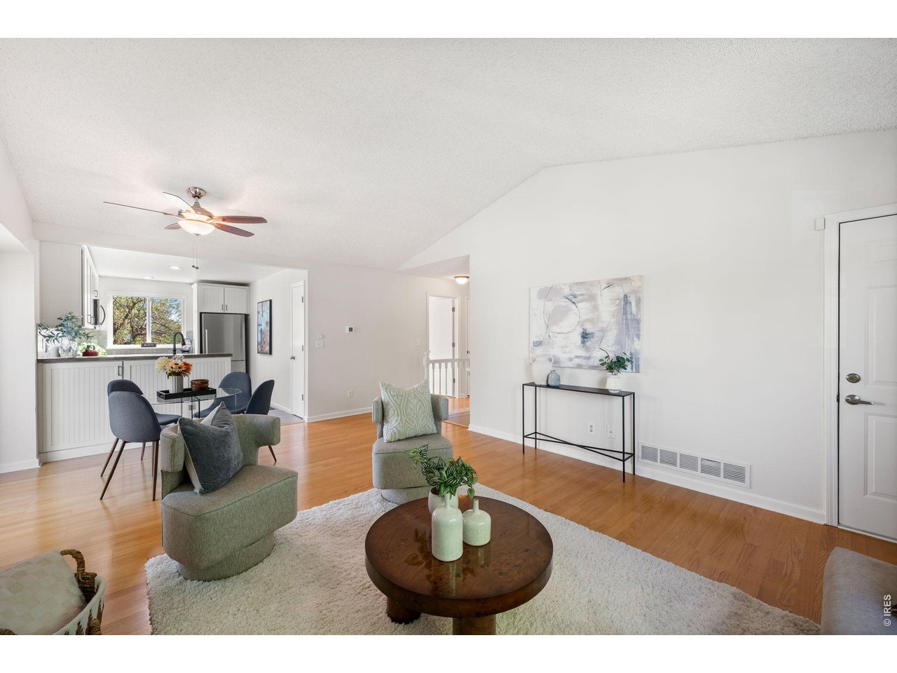 155 W Cedar Way