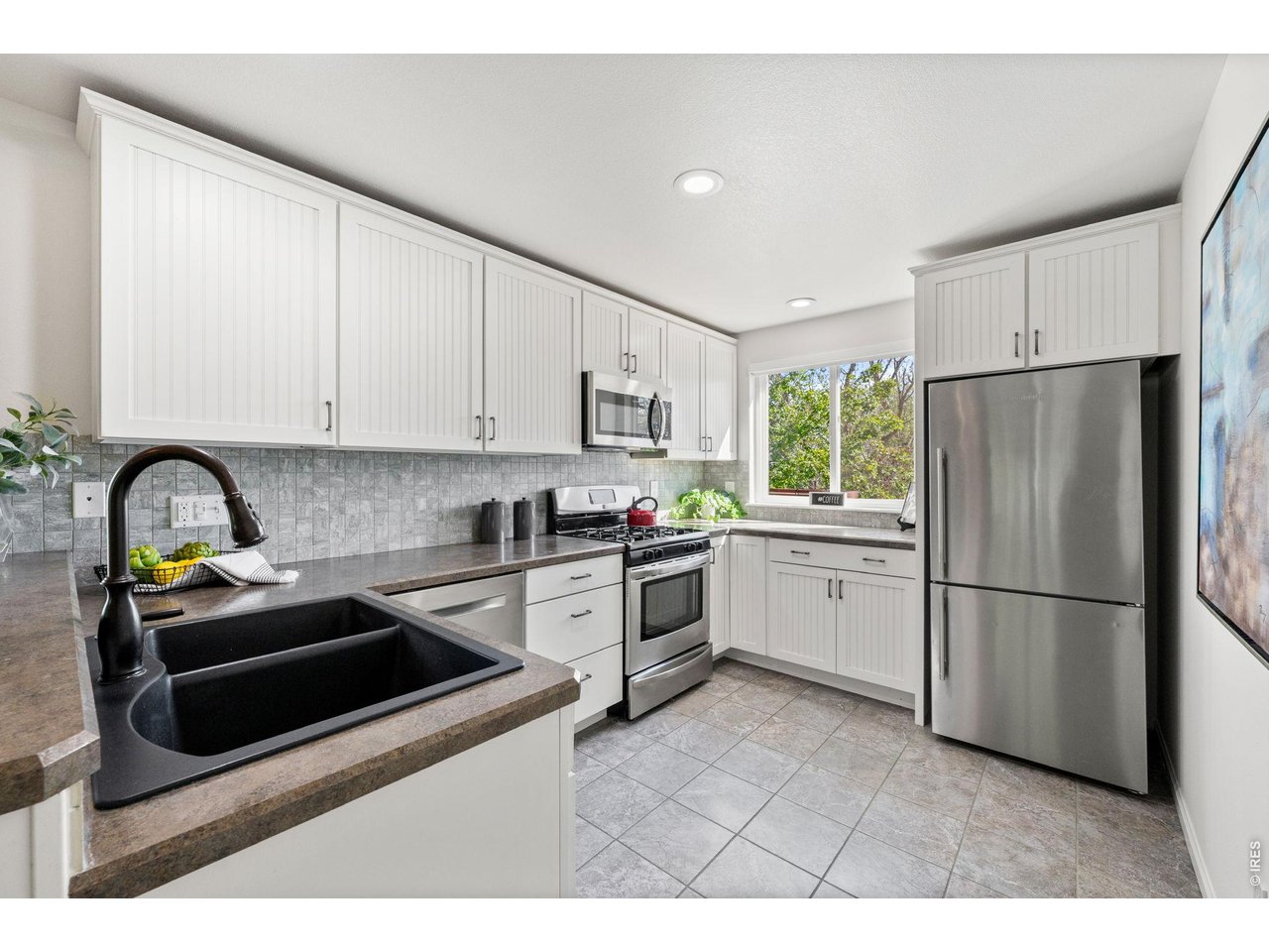 155 W Cedar Way