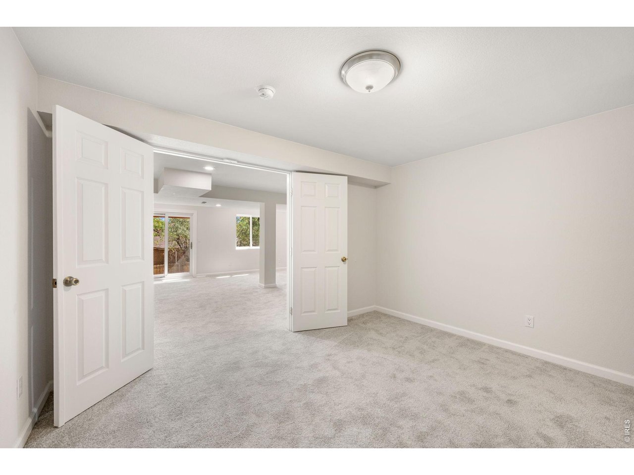 155 W Cedar Way
