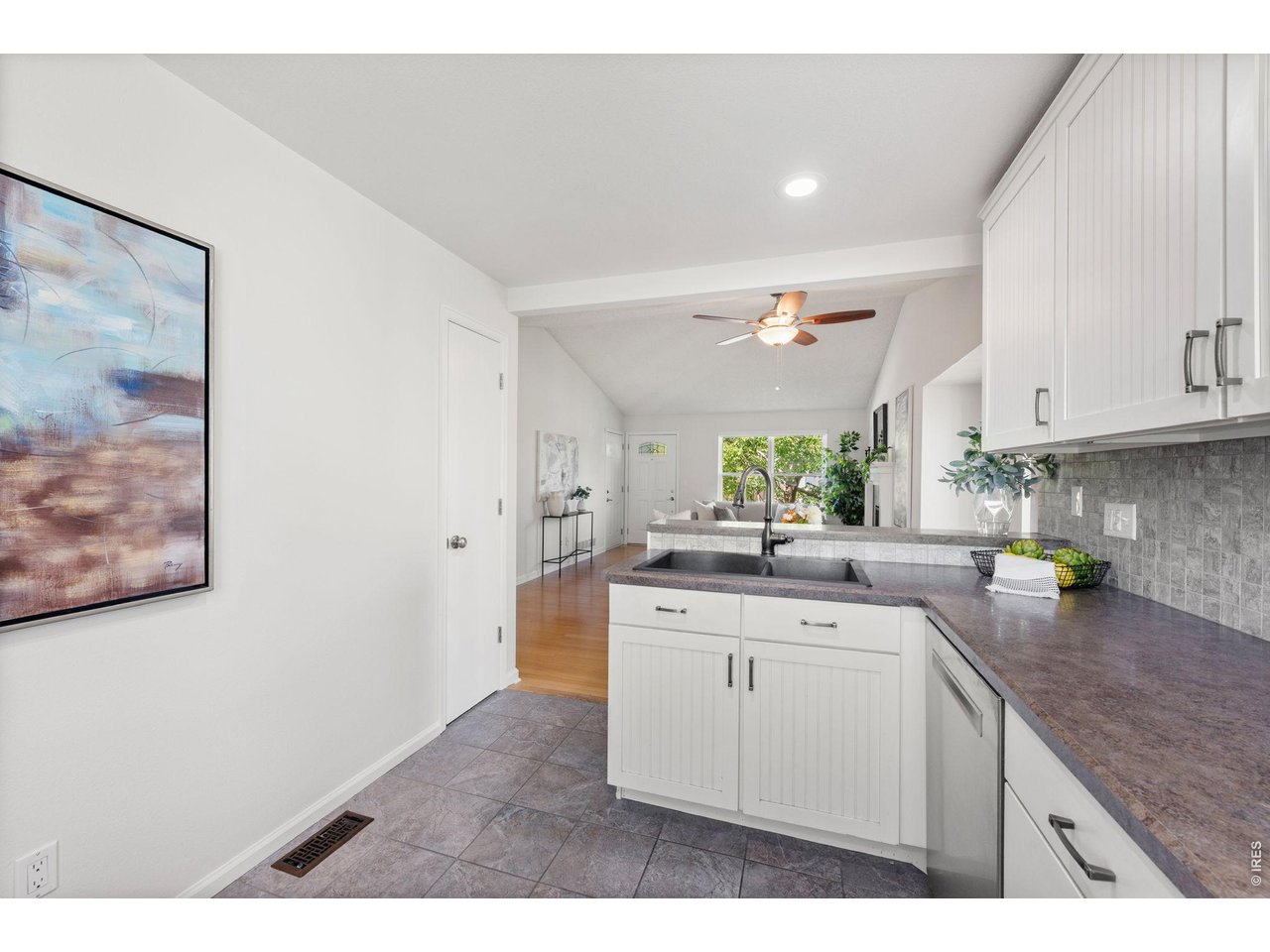 155 W Cedar Way