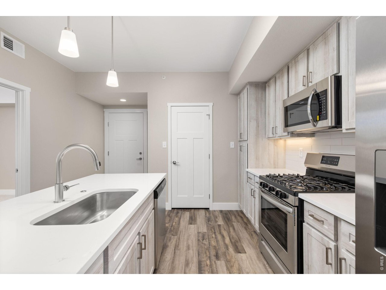 310 S Cherrywood Dr 203