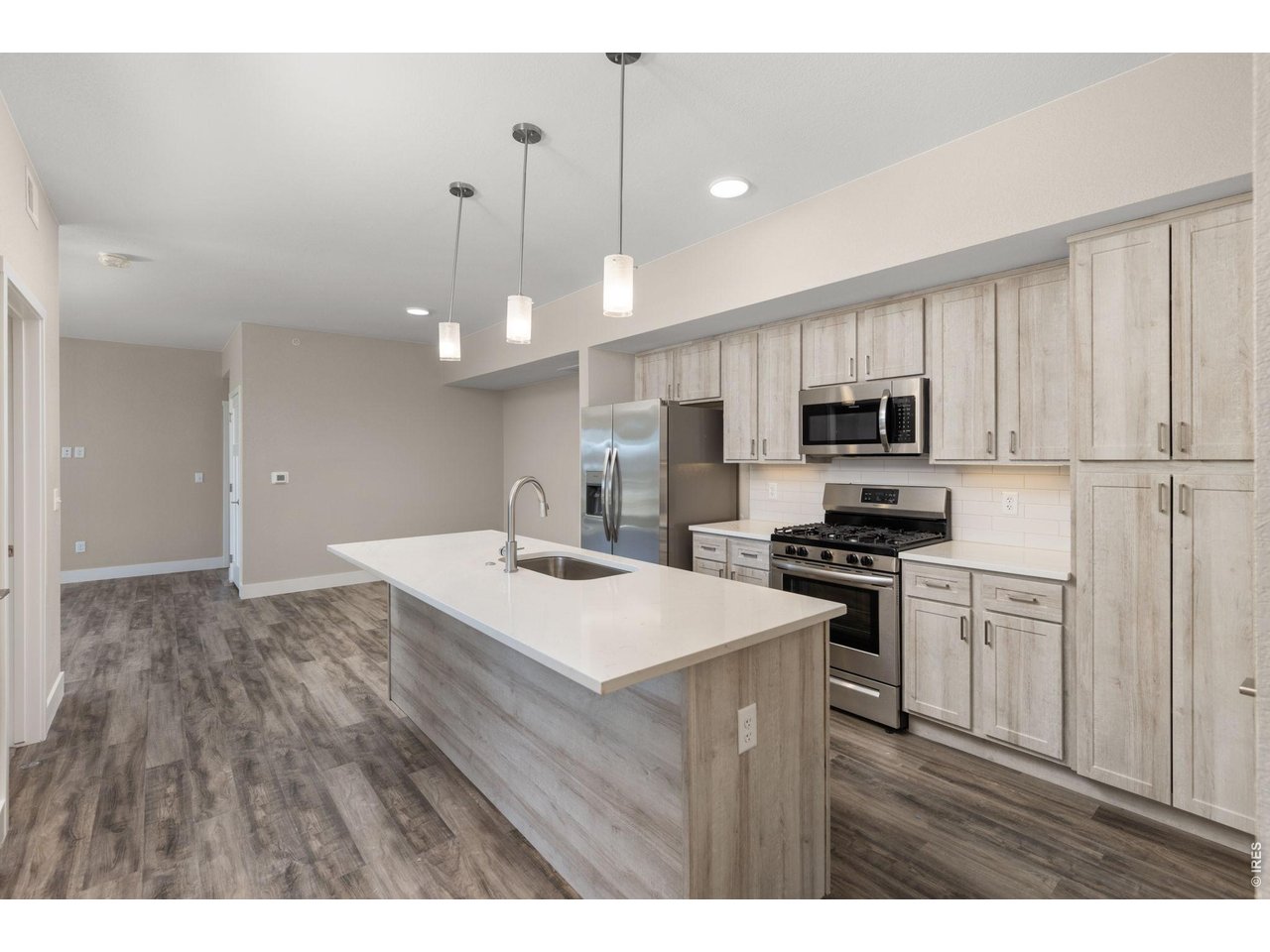 310 S Cherrywood Dr 203