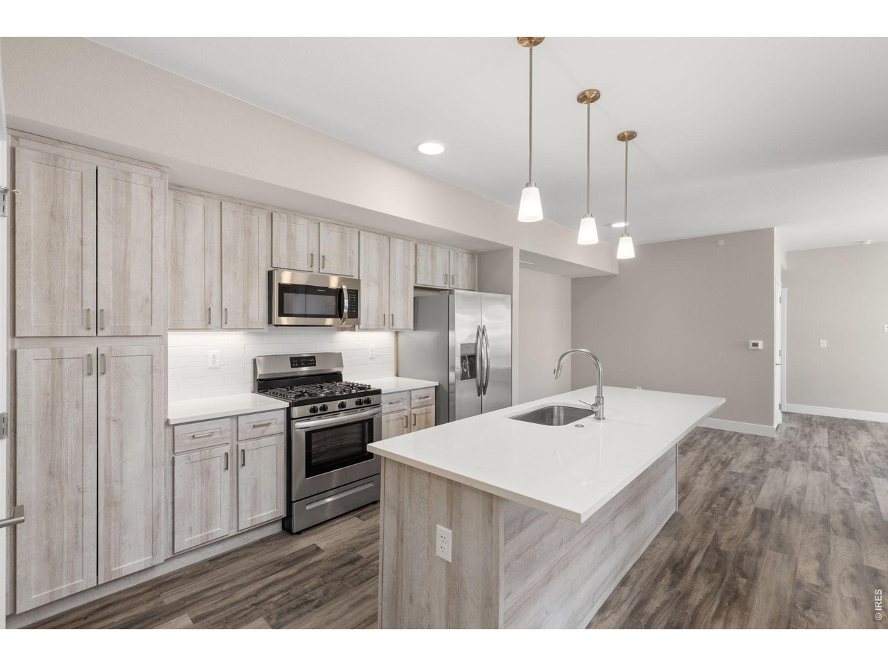 310 S Cherrywood Dr 203
