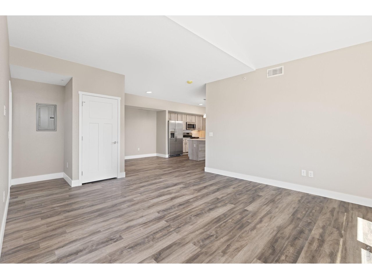 290 S Cherrywood Dr 101