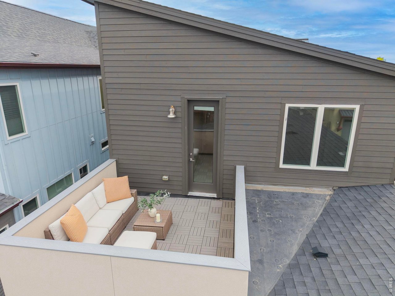 2111 Hecla Dr