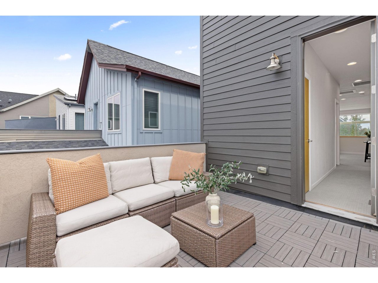 2111 Hecla Dr