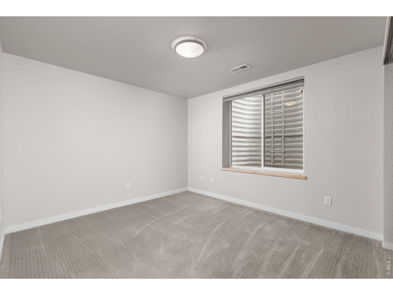 2111 Hecla Dr