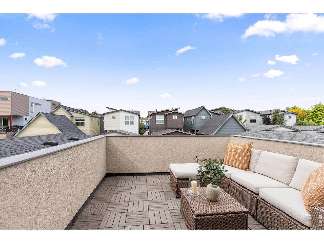 2111 Hecla Dr