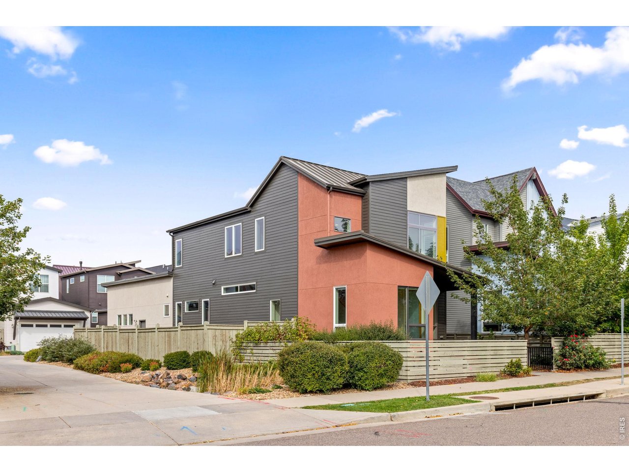2111 Hecla Dr